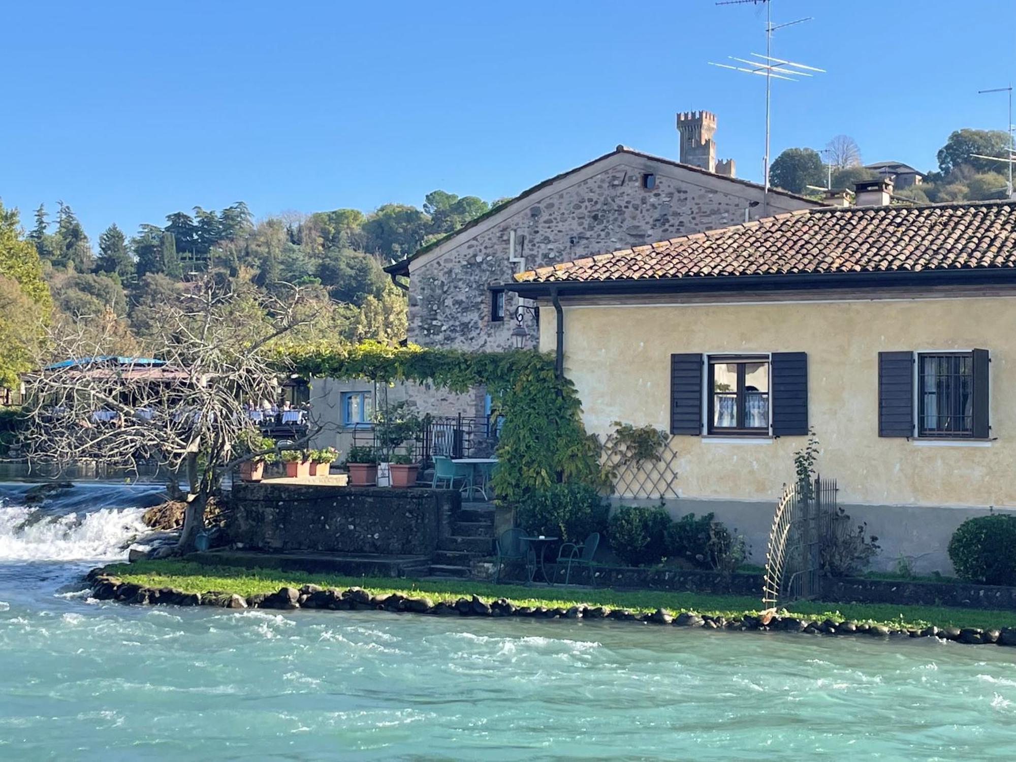 Casa Del Borgo Appartement Valeggio sul Mincio Buitenkant foto